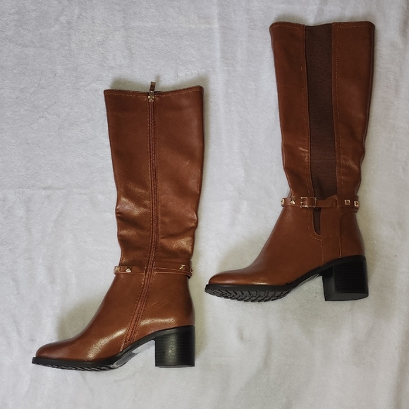 Chic Tan Leather Heeled Boots - Picture 4 of 7